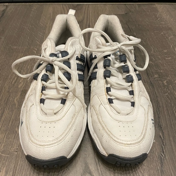 Adidas - Picture 2 of 3